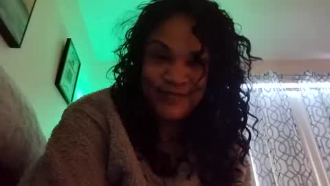 Isabella online show from December 7, 5:42 pm