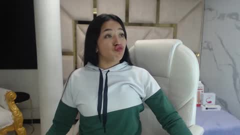Snapshot of isabellrodriguez18 chatting on March 7, 4:13 am isabellrodriguez18 online show from March 7, 4:13 am