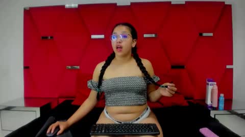 Snapshot of isabellrodriguez18 chatting on January 8, 4:02 am isabellrodriguez18 online show from January 8, 4:02 am