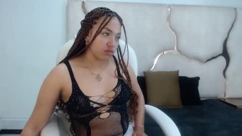 Snapshot of isabellrodriguez18 chatting on January 22, 4:02 am isabellrodriguez18 online show from January 22, 4:02 am