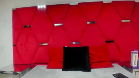 Snapshot of isabellrodriguez18 chatting on December 29, 3:33 am isabellrodriguez18 online show from December 29, 3:33 am
