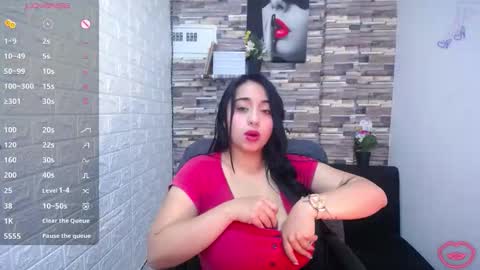 Snapshot of isabelsaenzxx chatting on October 10, 1:38 pm Hi there im Isabelsaenzxx online show from October 10, 1:38 pm