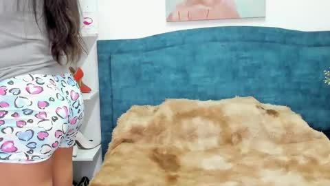 Isabel online show from May 17, 11:20 am