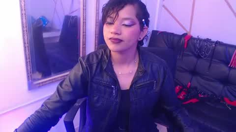 isabela online show from June 20, 5:11 am