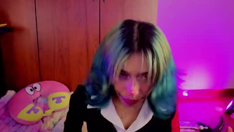 Isisjones18 online show from May 7, 3:11 am
