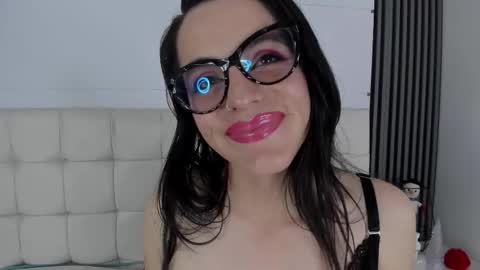 Isis Noir online show from November 26, 7:26 pm