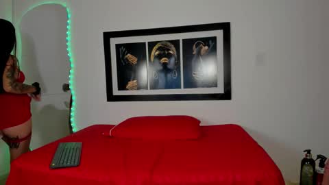 iskracanela online show from January 13, 3:23 am