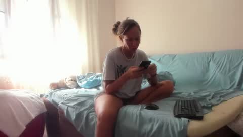 Issabelle online show from June 27, 5:41 am