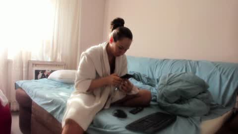 Snapshot of issabelle_69 chatting on February 21, 7:12 am Issabelle online show from February 21, 7:12 am