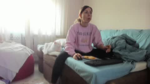 Snapshot of issabelle_69 chatting on February 24, 6:14 am Issabelle online show from February 24, 6:14 am