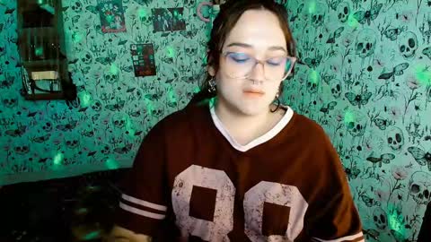 Yiz online show from May 10, 2:46 am