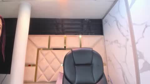 Issys online show from February 4, 8:06 am