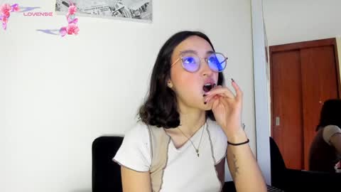 Snapshot of its__angelica_ chatting on January 30, 7:04 pm Angelica online show from January 30, 7:04 pm