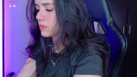 K A R I online show from February 10, 9:51 pm