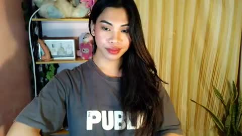 its_chloe20 online show from June 15, 7:47 pm