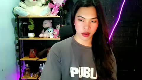 its_chloe20 online show from June 2, 11:33 am