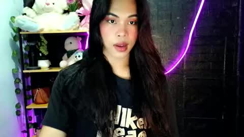 its_chloe20 online show from June 6, 12:44 pm