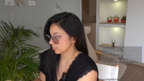 Snapshot of its_jessi chatting on October 10, 7:30 pm Jessi online show from October 10, 7:30 pm