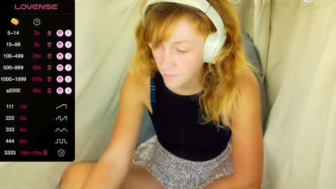 Lily online show from November 23, 1:52 am