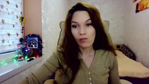 itslunaday online show from December 6, 11:33 am
