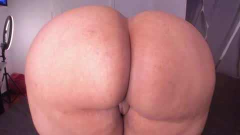 Moon online show from April 30, 8:57 pm