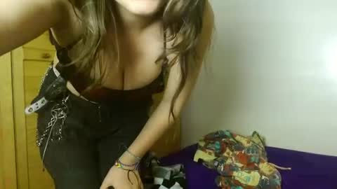 itssamus_aran online show from July 7, 1:19 am