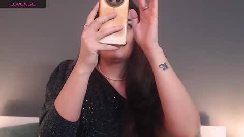 Melissa Khaan online show from February 5, 8:06 am