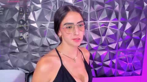 Itzel  online show from February 17, 12:37 pm