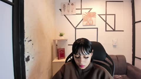 ivonneprince online show from September 19, 12:26 pm