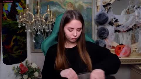 ivorywood_ online show from October 31, 10:19 am