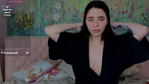 ivorywood_ online show from April 27, 6:27 pm