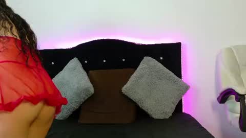 Ivy Heat online show from June 18, 1:51 am