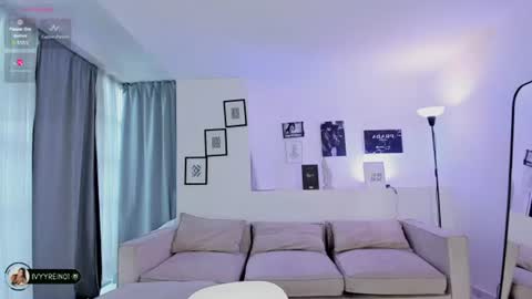NEW MODEL Ivy online show from August 7, 9:33 pm
