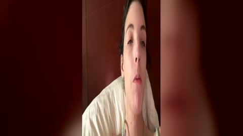 ivy_rose90 online show from June 7, 7:21 pm