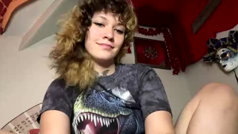 IVY DEVILL online show from July 7, 8:33 pm