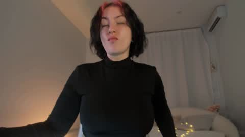 Snapshot of ivyhoney chatting on January 12, 6:39 am IVY - Follow me 3 online show from January 12, 6:39 am