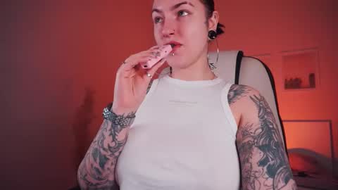 Snapshot of ivyhoney chatting on February 26, 7:02 am IVY - Follow me 3 online show from February 26, 7:02 am