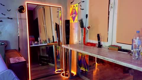 Snapshot of izi_fox chatting on January 24, 3:34 pm izi online show from January 24, 3:34 pm