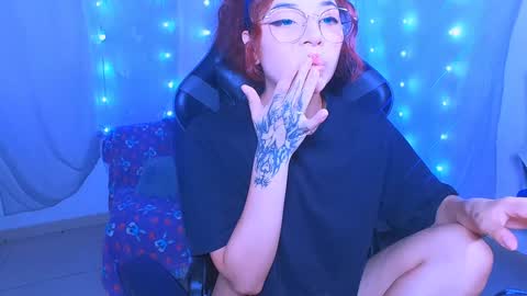 jade 18  online show from December 4, 12:03 pm