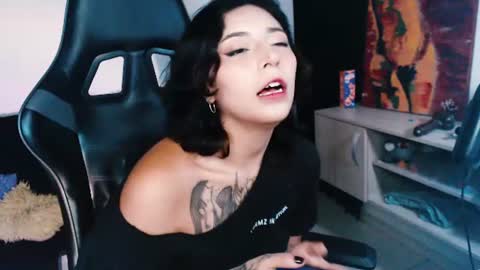 jade 18  online show from June 27, 6:25 am