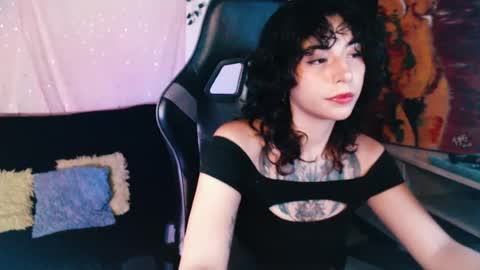 jade 18  online show from August 2, 4:04 am