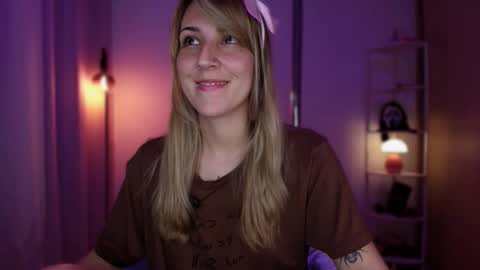 Linda Sofia help me get to 100 thumbs up online show from March 22, 2:28 am