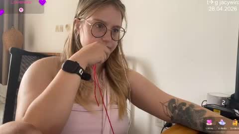 jacywinslat online show from April 28, 7:45 am