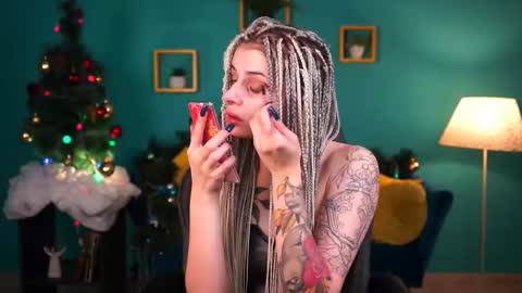 Snapshot of jade_castle chatting on December 15, 1:13 am jade_castle online show from December 15, 1:13 am