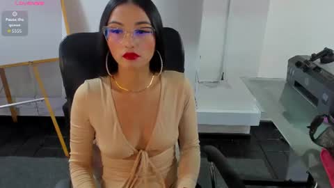 jade_connor online show from July 8, 8:11 pm