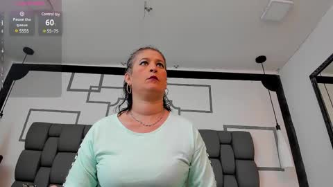Snapshot of jade_squirt chatting on February 18, 10:49 am Jade online show from February 18, 10:49 am