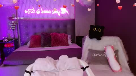 JADE online show from February 15, 1:21 pm