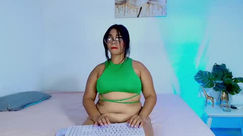 jadee15 online show from April 30, 8:03 pm