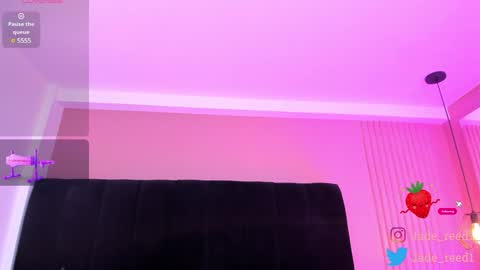 Jade Red  online show from December 3, 6:03 am