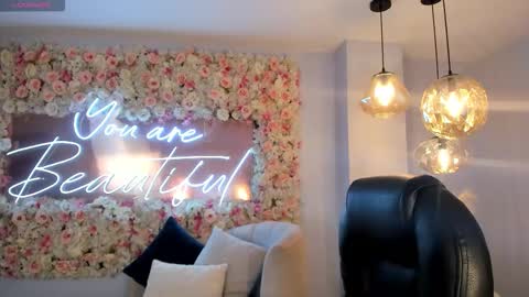 JADE EVANS online show from November 16, 11:21 am